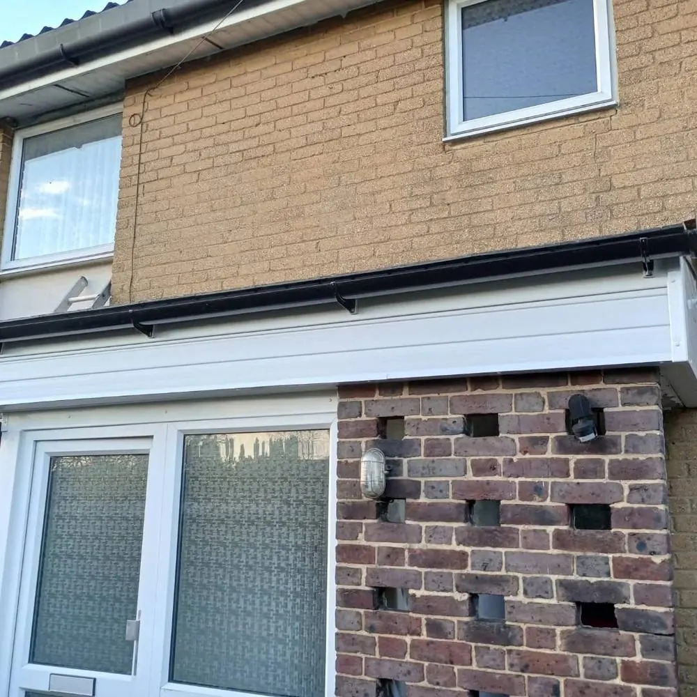 Tidy roofline with new fascia and guttering
